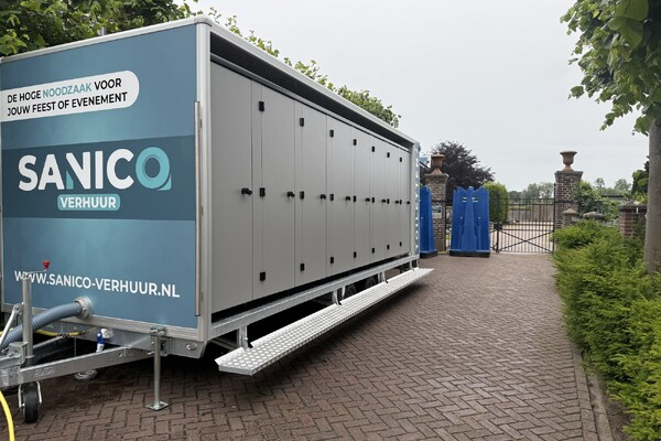 Evenementenwagen 16 Toiletten